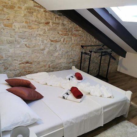 Loft Apartment Pula Luaran gambar