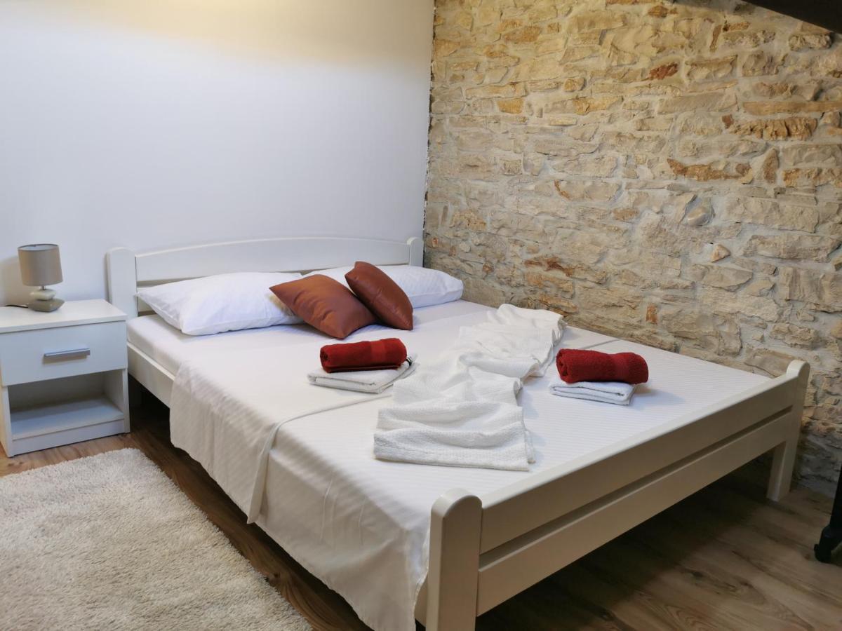 Loft Apartment Pula Luaran gambar