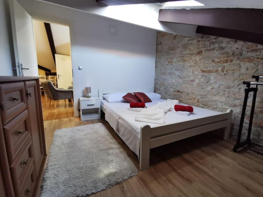 Loft Apartment Pula Luaran gambar